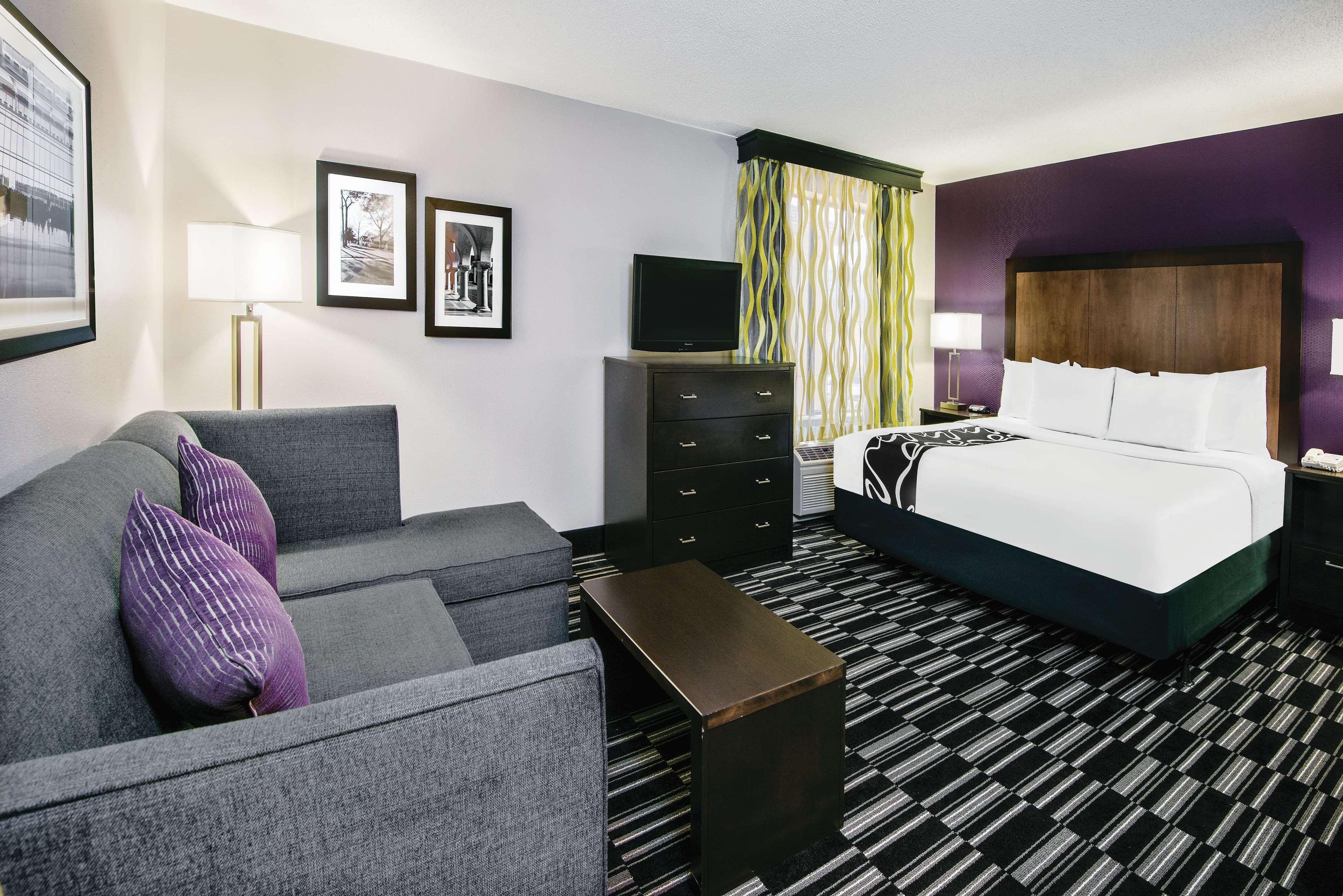La Quinta Inn & Suites By Wyndham The Woodlands Spring Extérieur photo