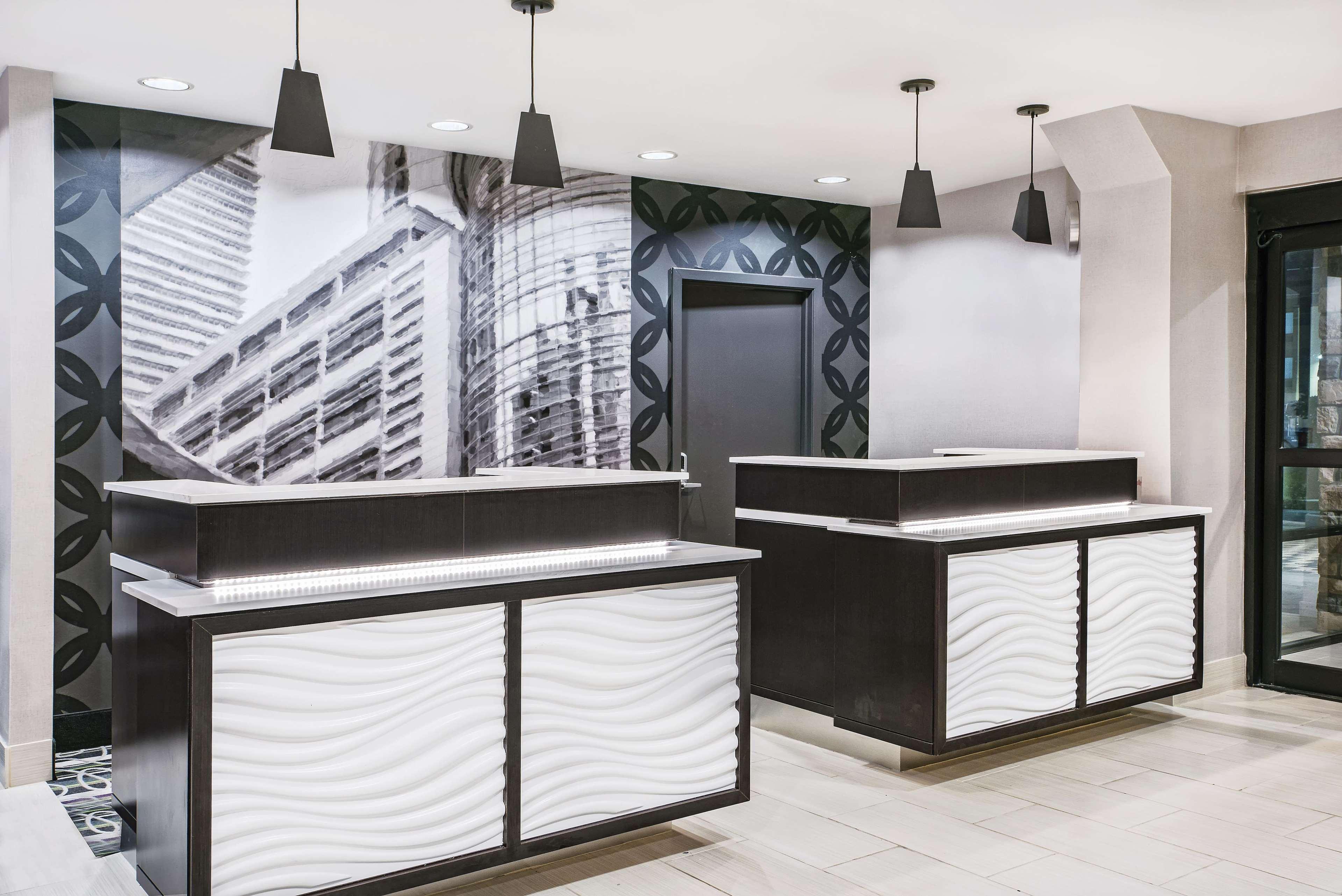 La Quinta Inn & Suites By Wyndham The Woodlands Spring Extérieur photo